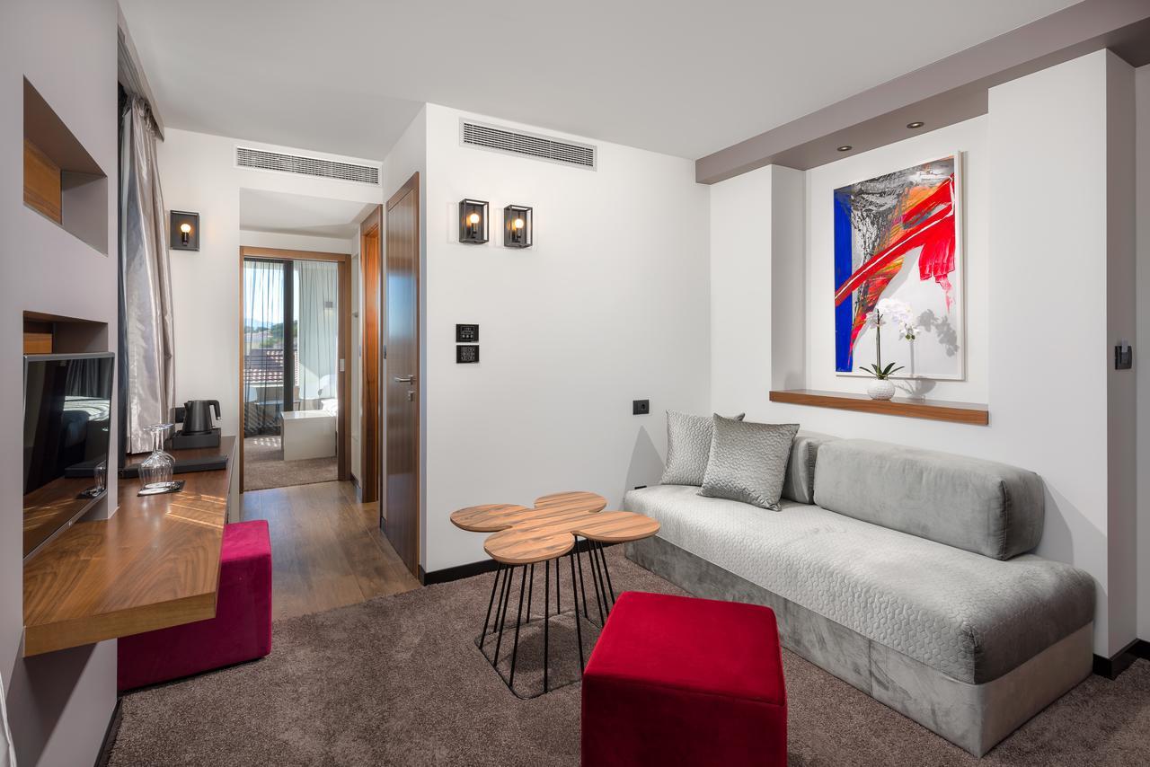 Boutique Ani - Adults Only 4*